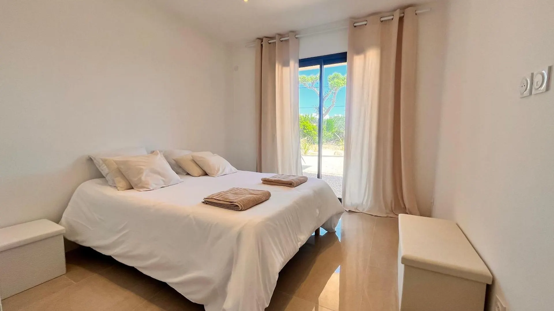 La Villa 239 Fréjus Francja